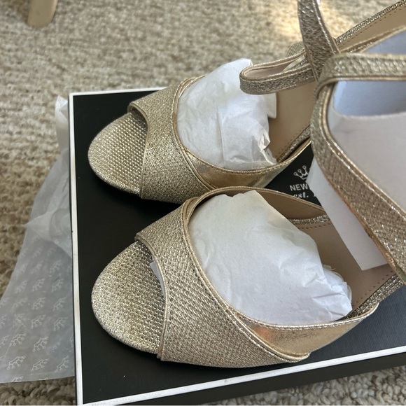 NEW NINA Women's Celosia Dress Sandal Taupe Reflective SZ 10 - Picture 4 of 16